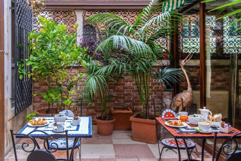 Hotel La Fenice et Des Artistes Image 25