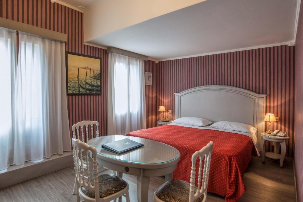 Hotel La Fenice et Des Artistes Image 37