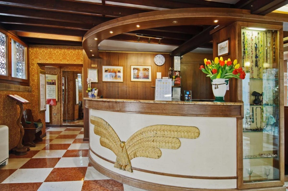 Hotel La Fenice et Des Artistes Image 39